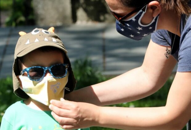 Китайский вирус косит малышей в Киеве: родителей предупредили