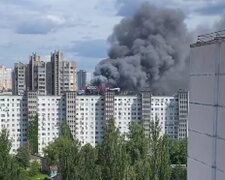 Пожежа у Києві. Фото: скріншот Telegram-відео