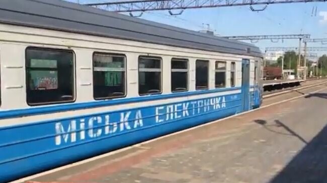 Городские электрички в Киеве запустили условно: попадут не все, пассажиры не ожидали