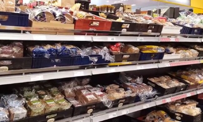 Прилавки с хлебом. Фото: скриншот YouTube