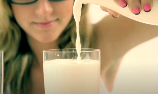 Молоко: Скриншот YouTube