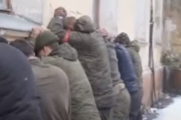 Полонені рф. Фото: скріншот YouTube-відео