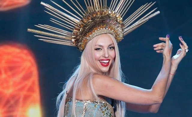 Оля Полякова