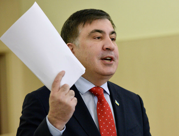 Саакашвили обнародовал "черную кассу" Одесского горсовета. Труханов и Галантерник платили "черные зарплаты" и подкупали нардепов?