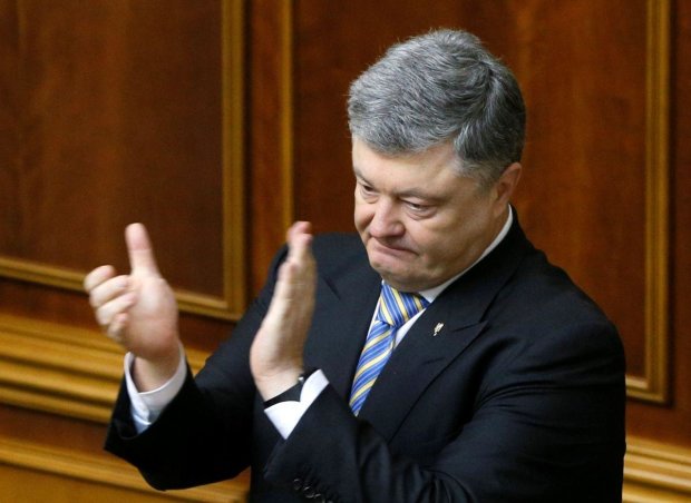 В ГПУ признали, что с 2016 года Порошенко не подписал протокол допроса в деле Майдана