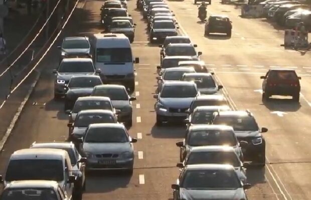 Держитесь за баранку покрепче: водителей Днепра предупредили, чего ждать на дорогах города