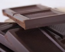 Медики рассказали, какие болезни может вылечить шоколад. Фото: скриншот YouTube