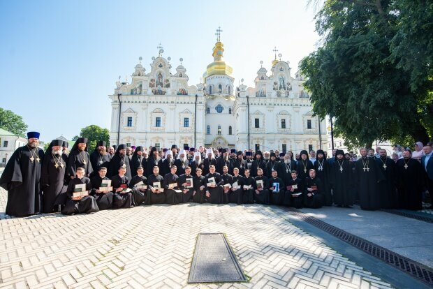 У Київських духовних школах цього року - 200 випускників