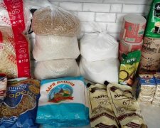 Продовольственные наборы для украинцев: в Кабмине опубликовали номера "горячей линии" – как получить помощь