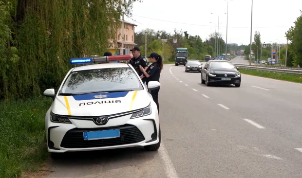 В украинских городах вводят ограничения для водителей. Фото: YouTube