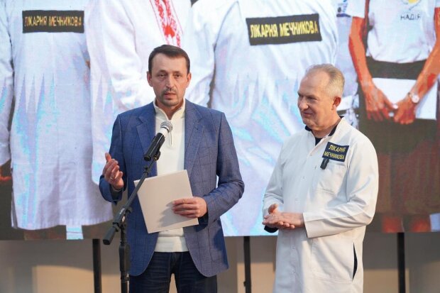 Более 55 тысяч спасенных жизней: фонд "Надежда" и Валерий Дубиль с первых дней войны поддерживают больницу Мечникова