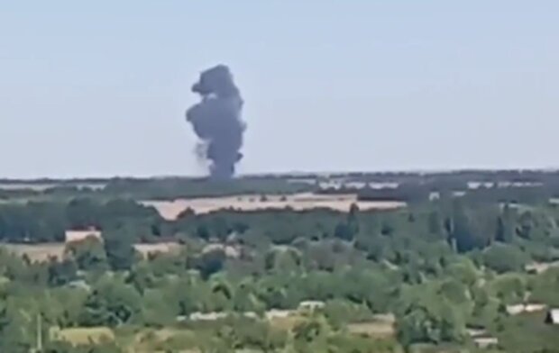 Пожар в оккупированном Дебальцево. Фото: скриншот Telegram-видео
