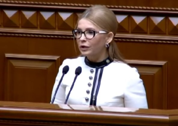 Главное за 5 февраля: суд над Зеленским, майдан Тимошенко, отмена пенсий, по 1800 грн каждому, мобильная связь по-новому, обыски на «1+1»