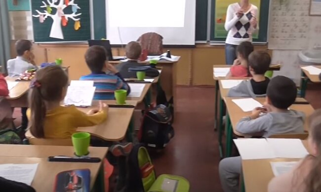 Урок в школе. Фото: скриншот YouTube-видео