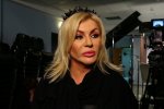 Ирина Билык в зимней шапке на море: много мяса, сок аж течет. Но она его ест