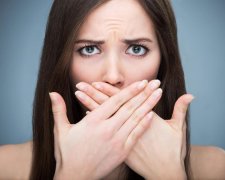 Почему дурно пахнет изо рта: причины и как избавиться от запаха