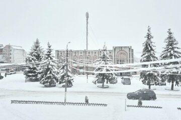 Сніг, ожеледиця і сильний вітер: якою буде погода в Україні 5 лютого — де потепліє до +9