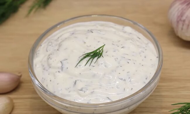 Чесночный соус. Фото: YouTube