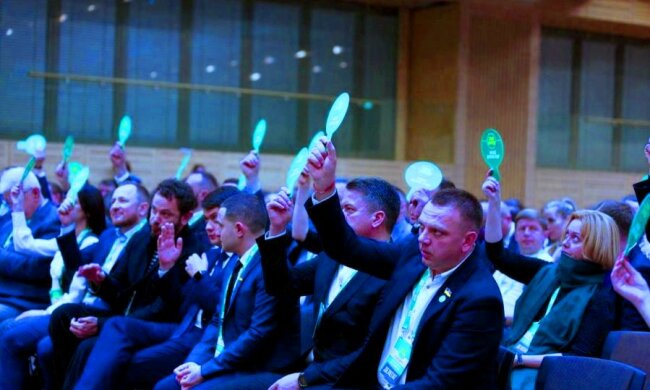 Слуги народа. Фото: скриншот YouTube