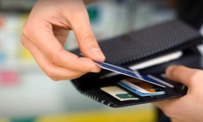 Поміняв долари – заблокували рахунок: нова напасть для українців