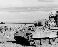 Найден танк времен Второй мировой с экипажем внутри, появилось фото