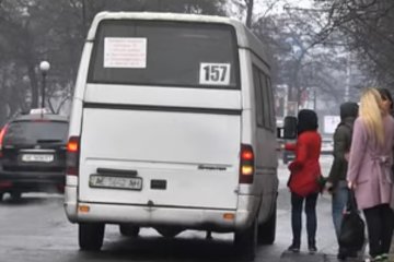 В Днепре дезинфицируют транспорт, фото: скриншот с youtube