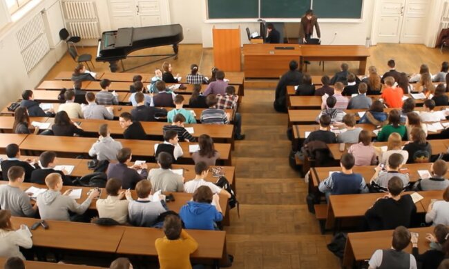 Студенты. Фото: скриншот Youtube