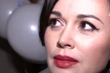 Анастасия Заворотнюк. Фото: скриншот YouTube