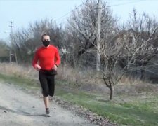 Карантинный бег. Фото: скриншот YouTube