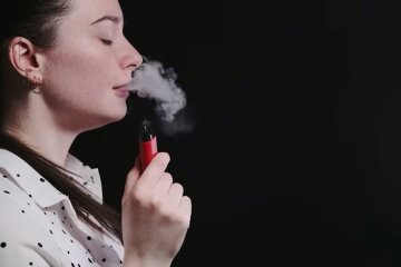 Куріння. Фото: YouTube