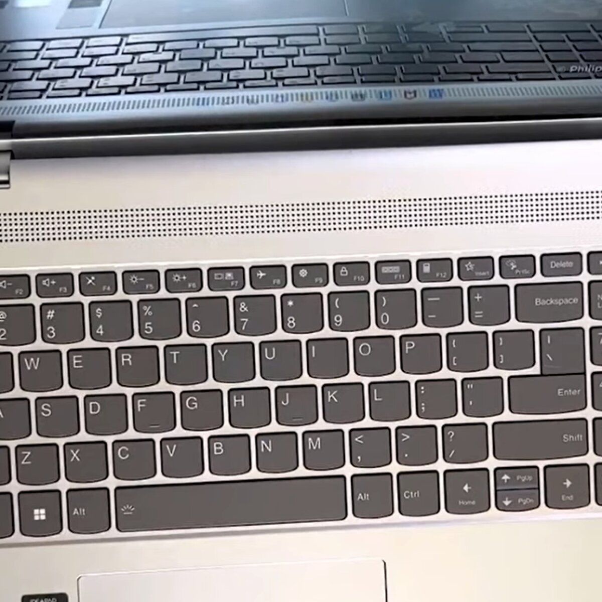 Как правильно чистить клавиатуру для ноутбука?
