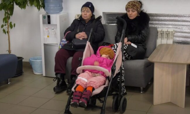 Соцвиплати для одиноких батьків: у Кабміні розповіли, хто і як може отримати