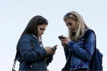Мобільний зв'язок. Фото: скріншот YouTube-відео