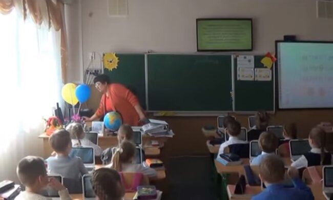 Урок в школе. Фото: скриншот YouTube-видео