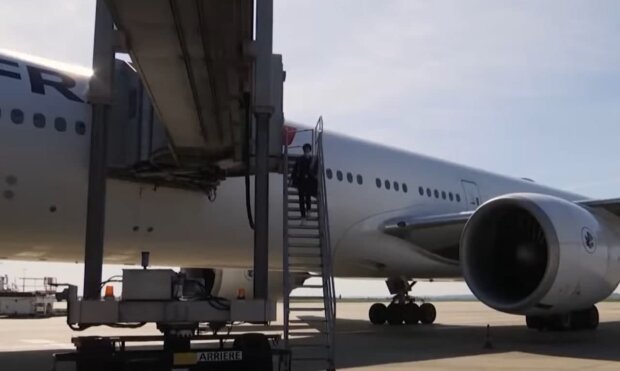 Самолет. Фото: скриншот Youtube-видео