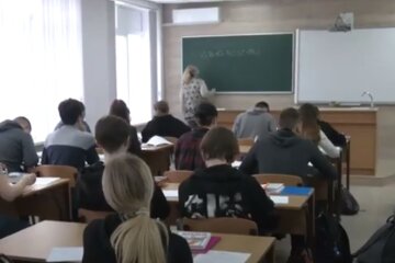 Урок в школе. Фото: скриншот YouTube-видео