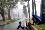 Тайфун на Филлипинах. Фото носит иллюстративный характер;  APA / AFP / NOEL CELIS