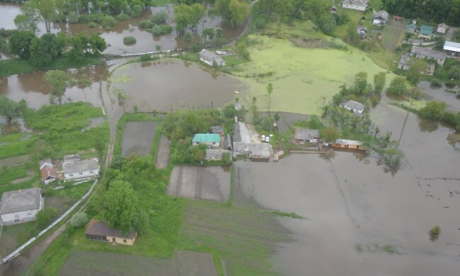 Спасатели показали, как затопило Западную Украину — фото с неба