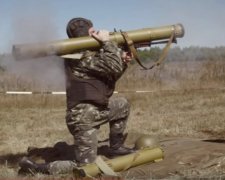 В Украине создали новый пехотный огнемет, фото: скриншот с YouTube