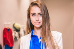 Внучка Софии Ротару в коротких шортиках отправилась на велопрогулку. Фото
