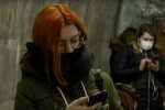 Люди в масках. Фото: скриншот YouTube-видео