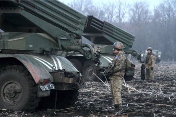 Террористы в панике: на Донбассе начались тяжелые бои. Слышны ракетные залпы