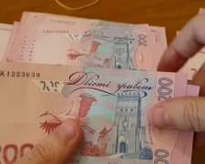 Зарплаты в 55 тысяч гривен: стало известно, кто может рассчитывать на космические суммы в Украине