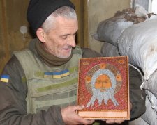 Защитник Украины творит иконы