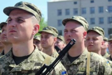 Украинцев призывают на службу в ВСУ. Фото: youtube