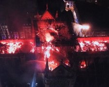 Христианские реликвии из горящего собора Парижской Богоматери спас священник