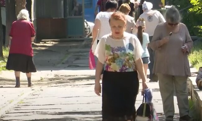 Люди. Фото: скріншот YouTube-відео