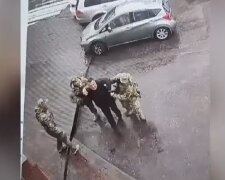 Драка с военными. Фото: скриншот Youtube-видео