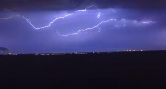 Гроза. Фото: скриншот YouTube.