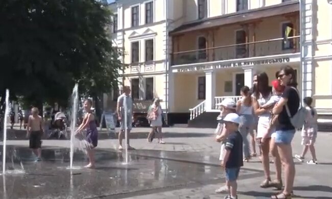 Погода в Украине летом. Фото: скриншот YouTube-видео